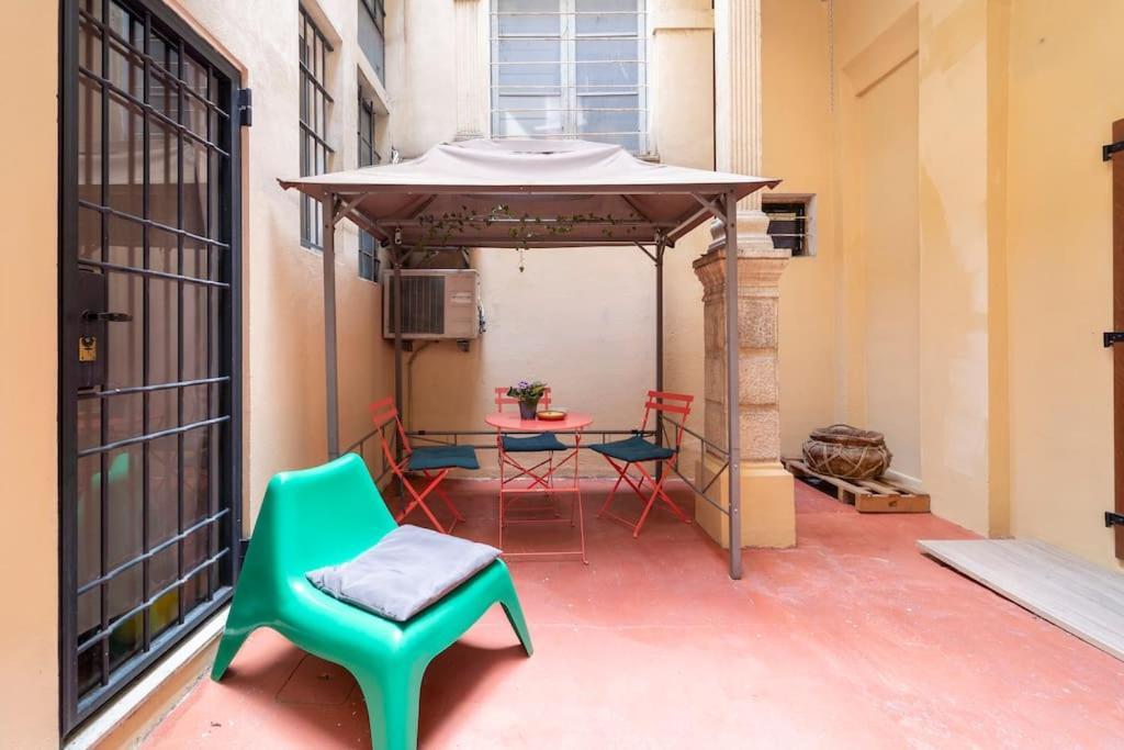 Central And Cozy Loft With Courtyard Bologna Buitenkant foto